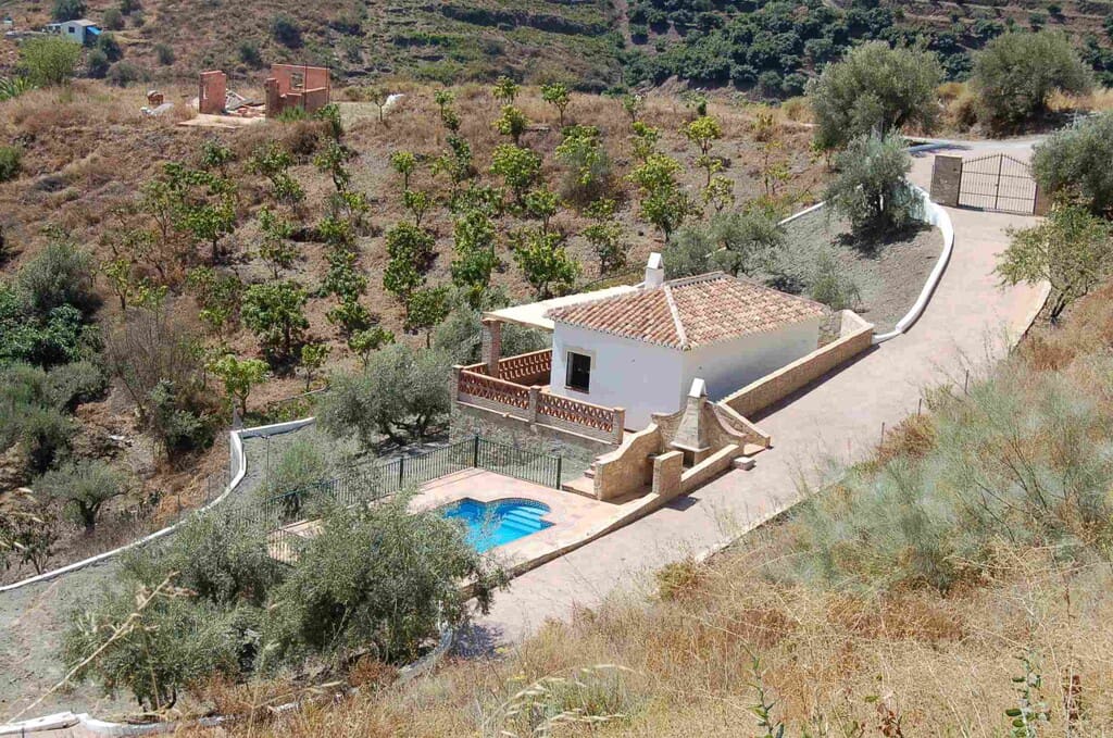 3 soveværelse Villa til leje i Frigiliana med swimmingpool - € 1.400 (Ref: 10005254)