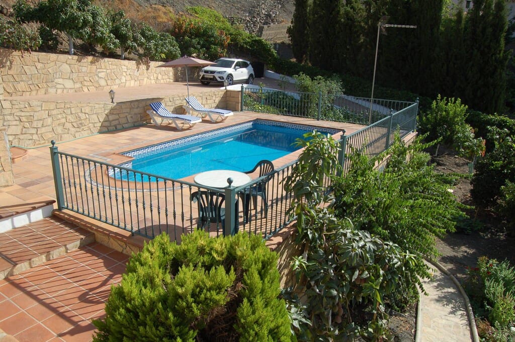 3 soveværelse Villa til leje i Frigiliana med swimmingpool - € 1.400 (Ref: 10005254)