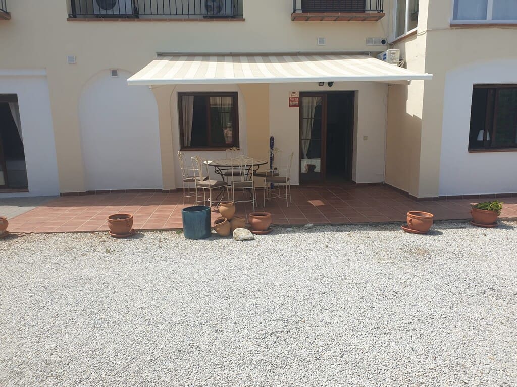 Appartement de 2 chambres à louer à Nerja avec piscine - 850 € (Ref: 10008772)