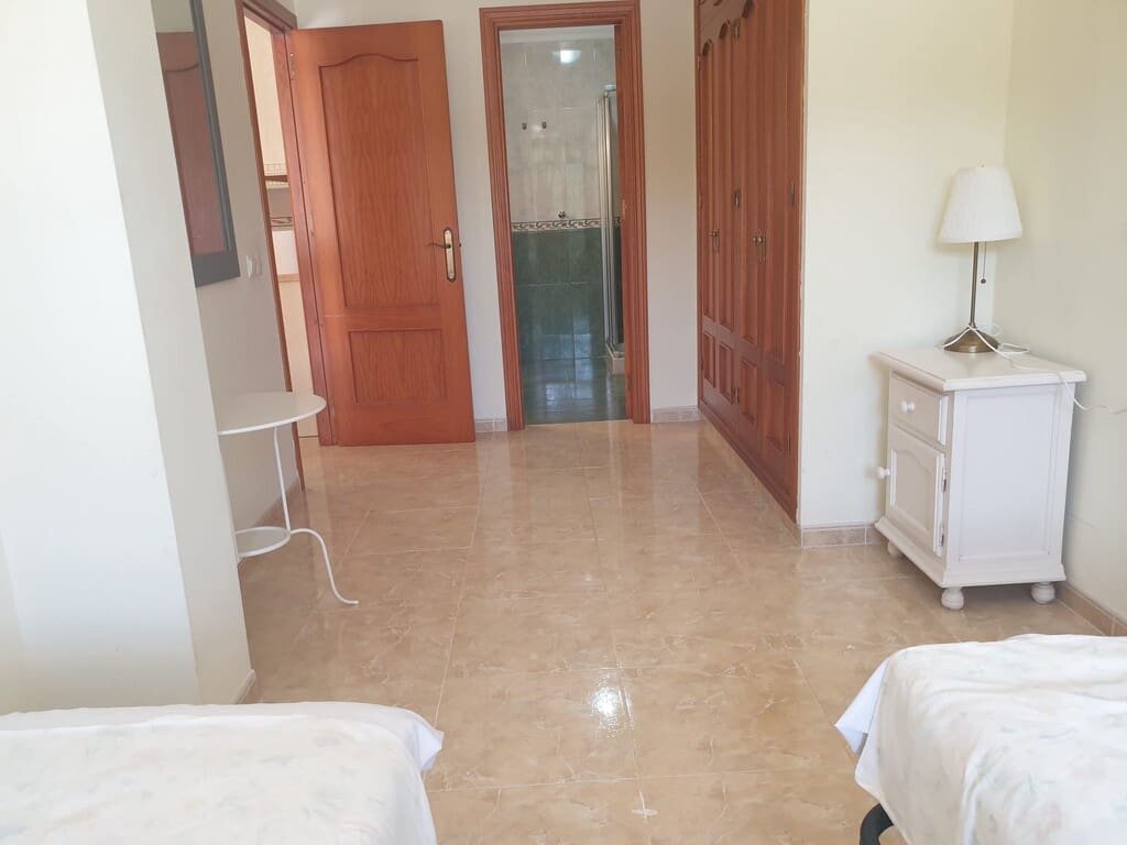 Appartement de 2 chambres à louer à Nerja avec piscine - 850 € (Ref: 10008772)