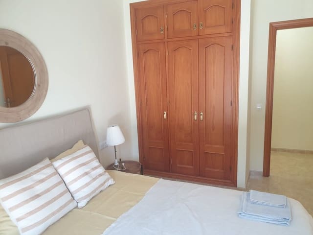 Appartement de 2 chambres à louer à Nerja avec piscine - 850 € (Ref: 10008772)