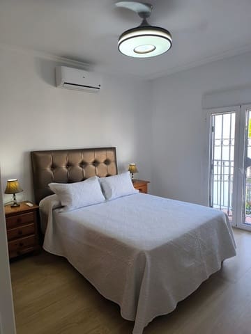 4 makuuhuone Omakotitalo vuokrattavana paikassa El Morche, Torrox - 1 200 € (Ref: 10044707)