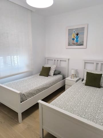4 makuuhuone Omakotitalo vuokrattavana paikassa El Morche, Torrox - 1 200 € (Ref: 10044707)