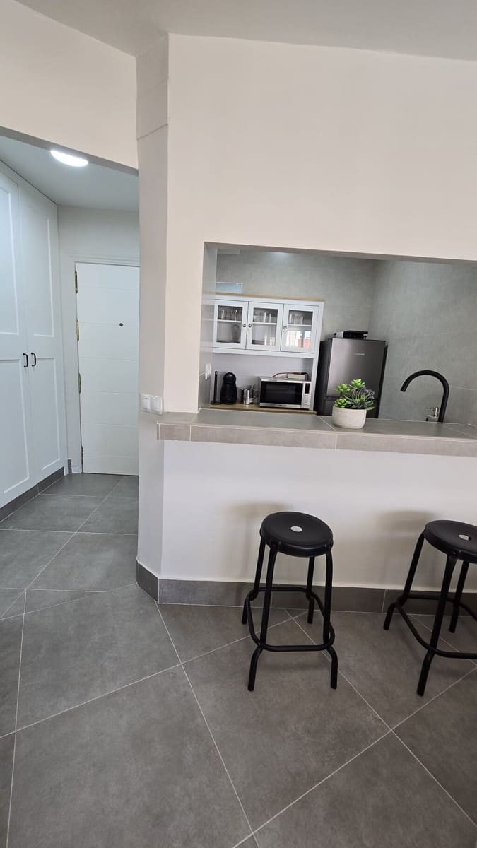 Studio for rent in Torrox-Costa with pool - € 800 (Ref: 10044708)