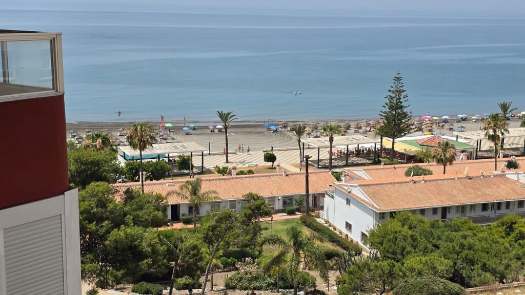 Studio for rent in Torrox-Costa with pool - € 800 (Ref: 10044708)