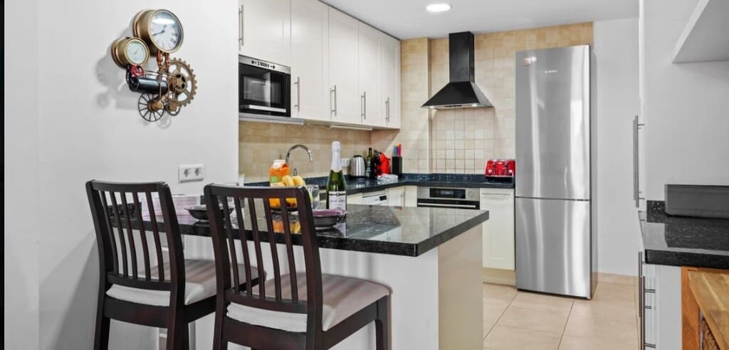 Apartamento de 2 habitaciones en Nerja en venta con piscina - 450.000 € (Ref: 10061437)