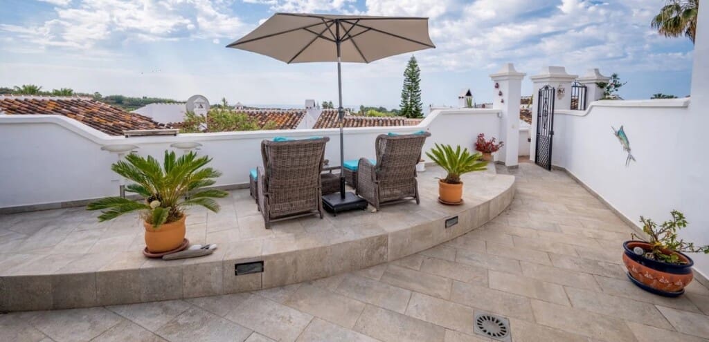 Apartamento de 2 habitaciones en Nerja en venta con piscina - 450.000 € (Ref: 10061437)