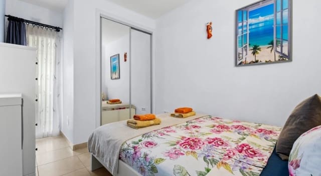Apartamento de 2 habitaciones en Nerja en venta con piscina - 450.000 € (Ref: 10061437)