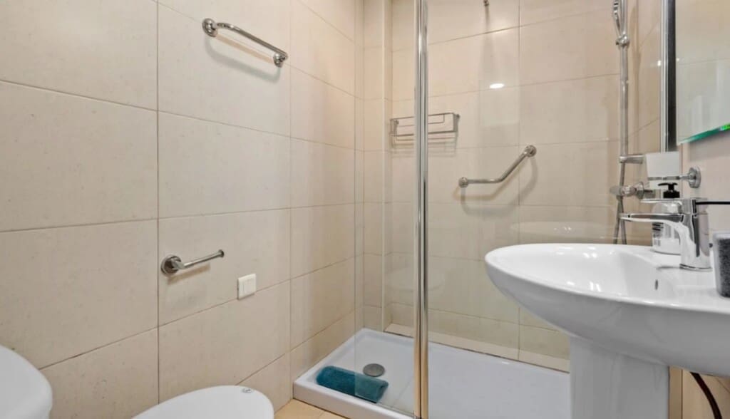 Apartamento de 2 habitaciones en Nerja en venta con piscina - 450.000 € (Ref: 10061437)