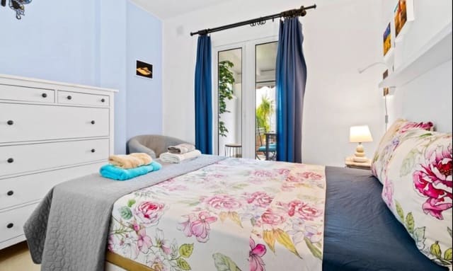 Apartamento de 2 habitaciones en Nerja en venta con piscina - 450.000 € (Ref: 10061437)