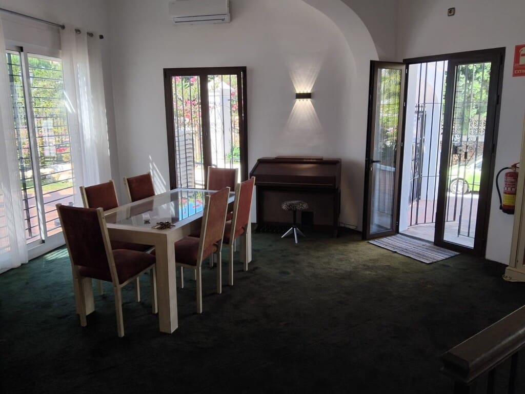 3 Zimmer Apartment zu vermieten in Nerja mit Pool Garage - 1.500 € (Ref: 10078039)