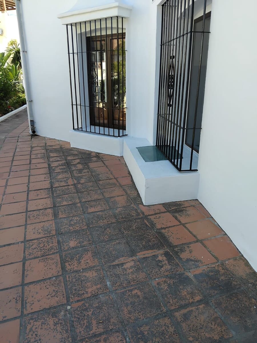 3 Zimmer Apartment zu vermieten in Nerja mit Pool Garage - 1.500 € (Ref: 10078039)