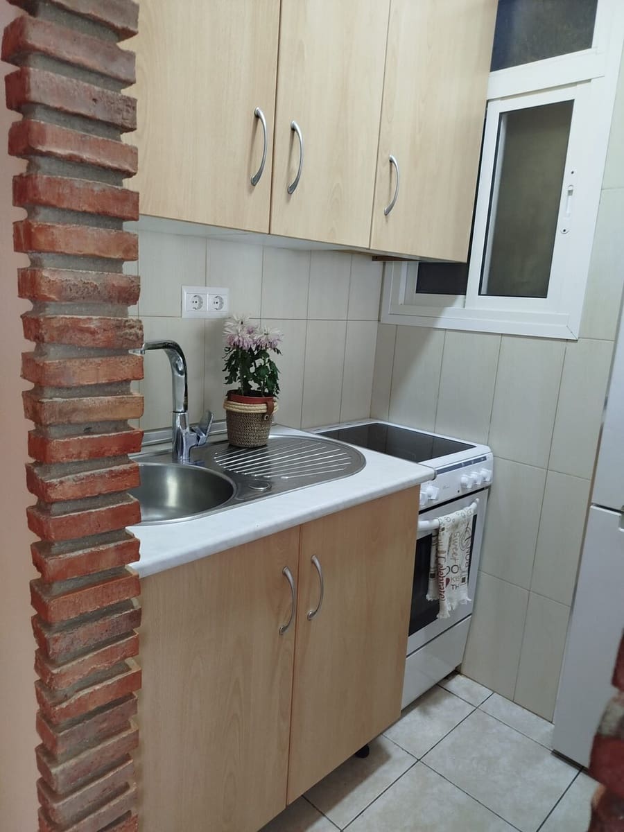 1 soverom Leilighet til leie i Nerja - € 1 080 (Ref: 10102196)