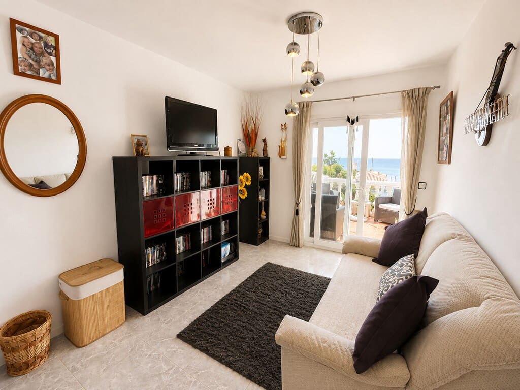 Casa de 2 habitaciones en Torrox-Costa en venta con piscina - 330.000 € (Ref: 10109089)