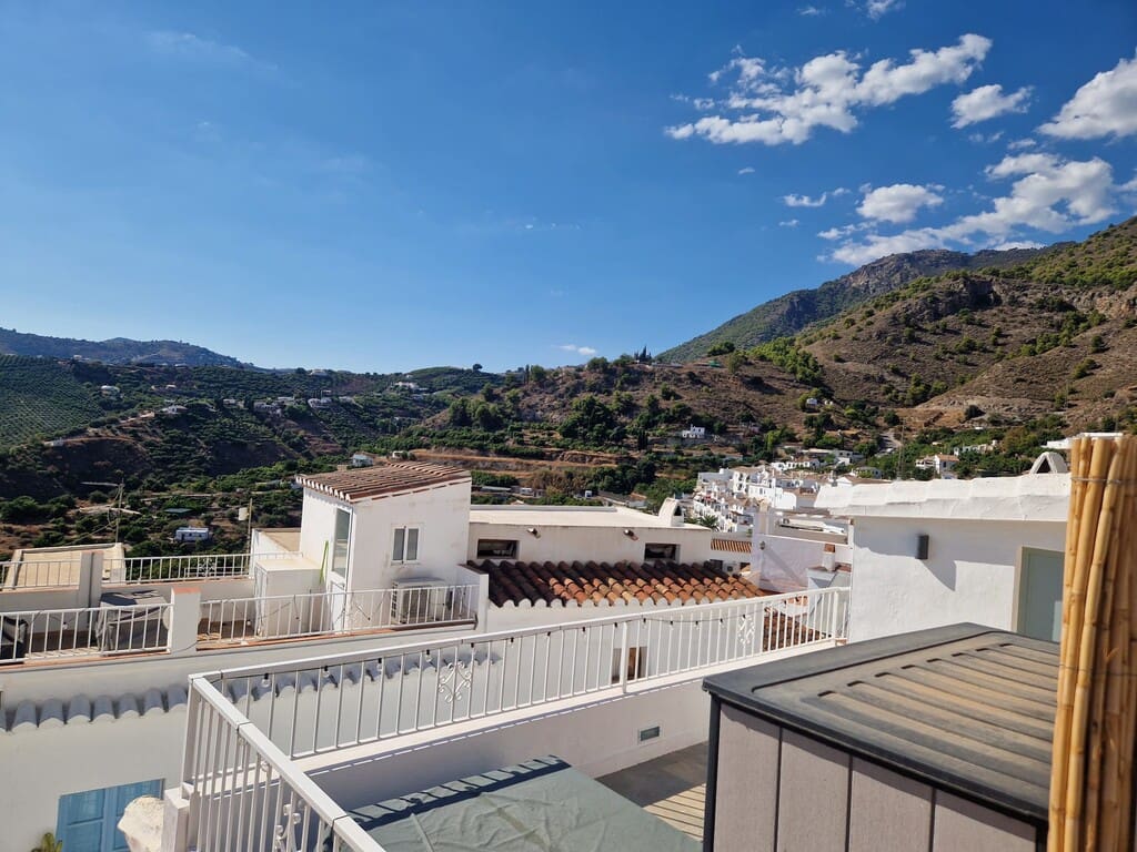 3 bedroom Townhouse for sale in Frigiliana - € 217,500 (Ref: 10109091)