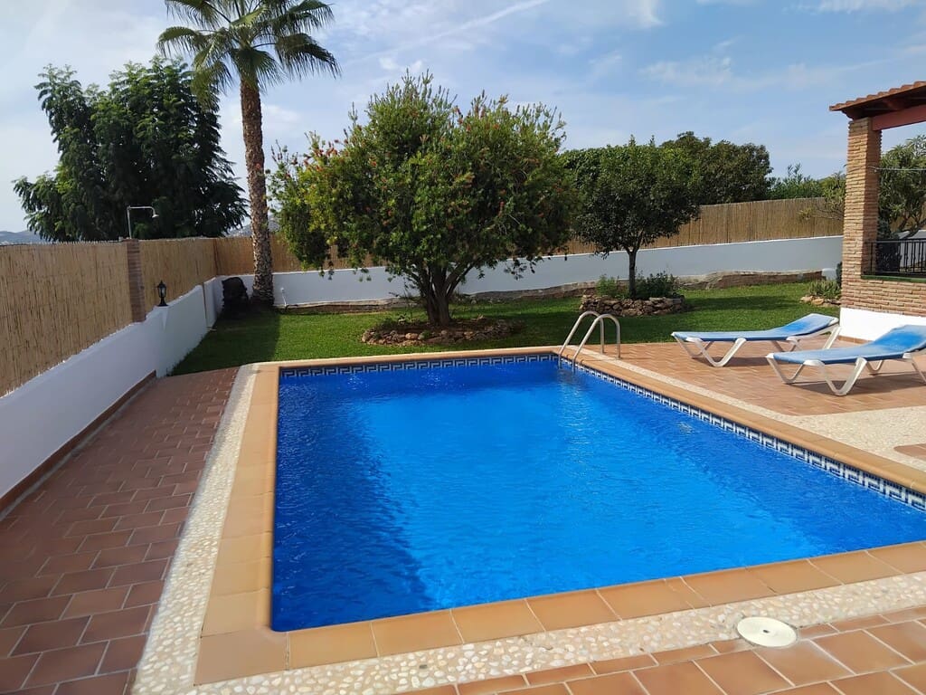 2 bedroom Finca/Country House for rent in Frigiliana with pool - € 1,600 (Ref: 10128249)