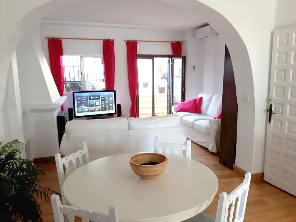 2 sypialnia Dom do wynajęcia w Nerja z basenem garażem - 1 400 € (Ref: 10131377)