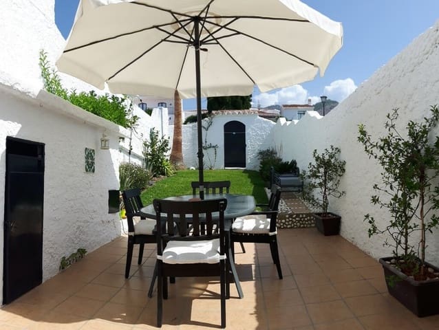 2 quarto Casa em Banda para arrendar em Capistrano, Nerja com piscina garagem - 1 400 € (Ref: 10131377)