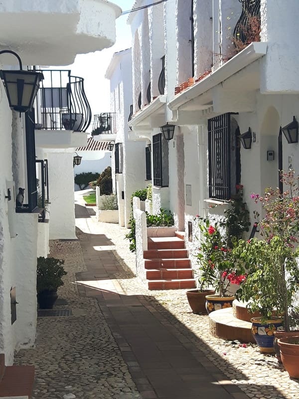 2 sypialnia Dom do wynajęcia w Nerja z basenem garażem - 1 400 € (Ref: 10131377)