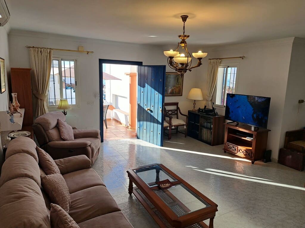 3 chambre Villa/Maison à vendre à Maro avec piscine garage - 399 000 € (Ref: 10154882)