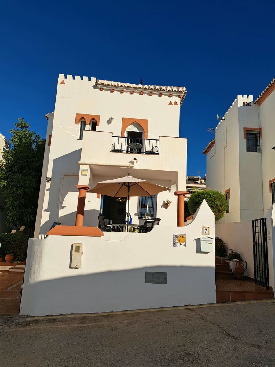 3 chambre Villa/Maison à vendre à Maro avec piscine garage - 399 000 € (Ref: 10154882)