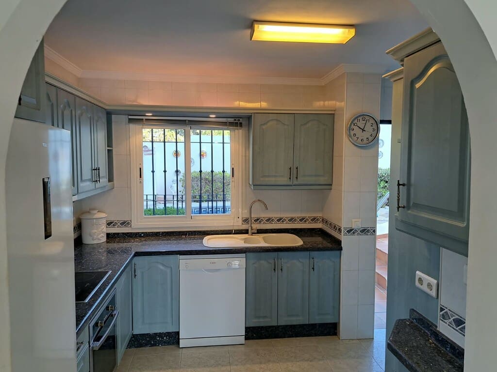 3 chambre Villa/Maison à vendre à Maro avec piscine garage - 399 000 € (Ref: 10154882)