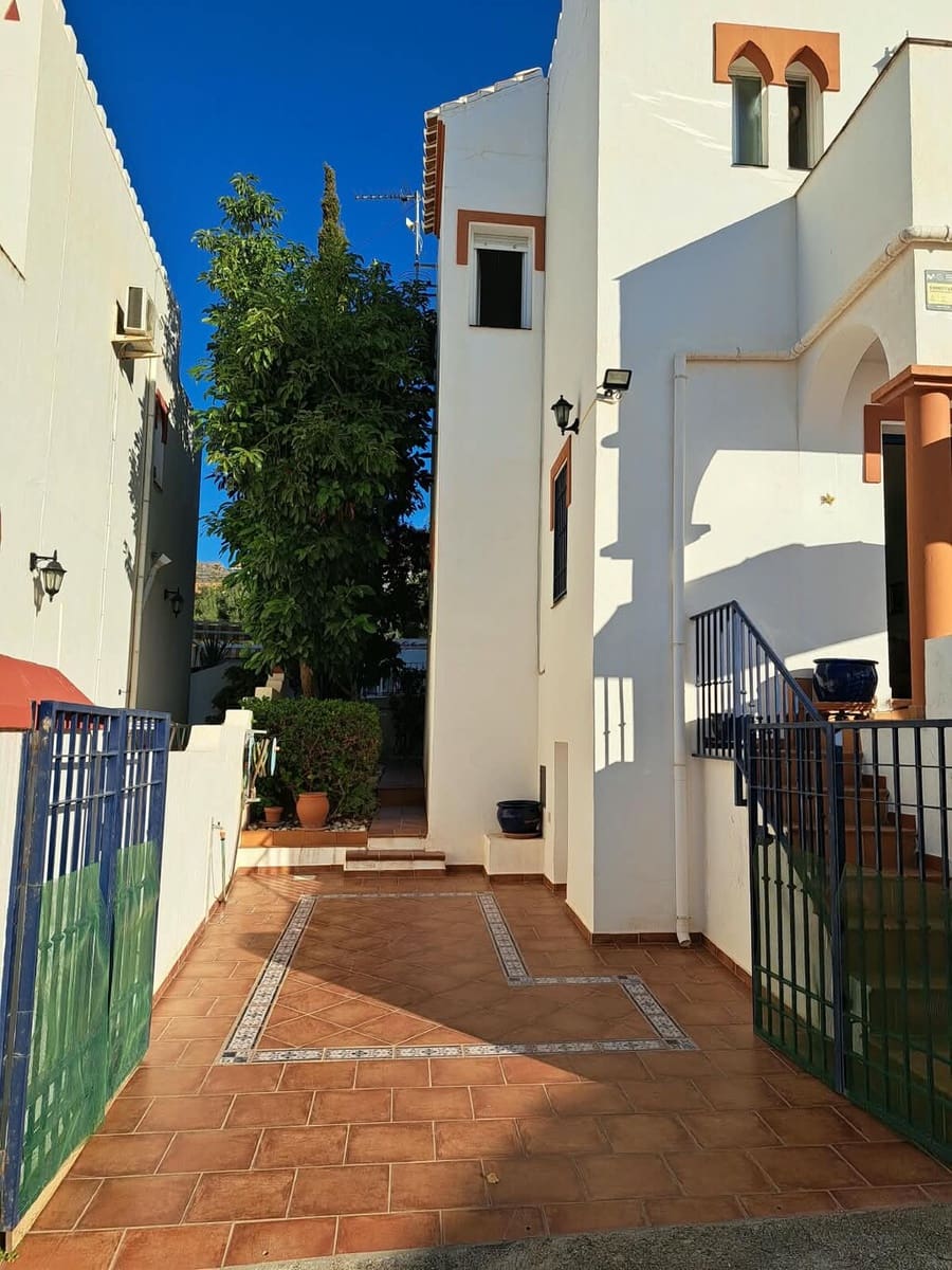 3 chambre Villa/Maison à vendre à Maro avec piscine garage - 399 000 € (Ref: 10154882)