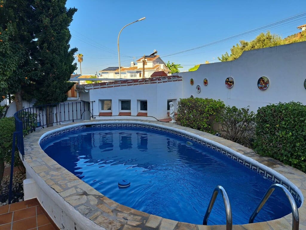 3 chambre Villa/Maison à vendre à Maro avec piscine garage - 399 000 € (Ref: 10154882)