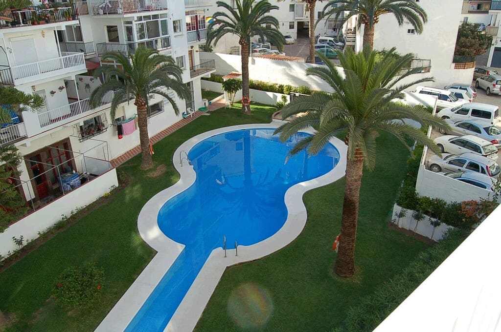 1 sypialnia Apartament na sprzedaż w Nerja z basenem garażem - 320 000 € (Ref: 10154883)