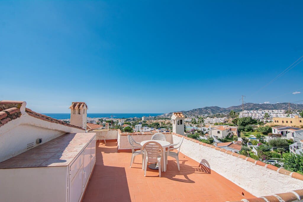 3 slaapkamer Halfvrijstaande villa te koop in Nerja met zwembad garage - € 415.000 (Ref: 10157527)