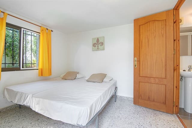 3 slaapkamer Halfvrijstaande villa te koop in Nerja met zwembad garage - € 415.000 (Ref: 10157527)