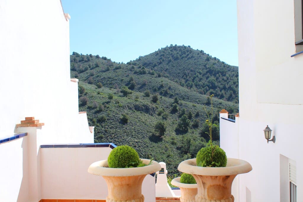 4 bedroom Semi-detached Villa for sale in Frigiliana with pool garage - € 415,000 (Ref: 10157528)