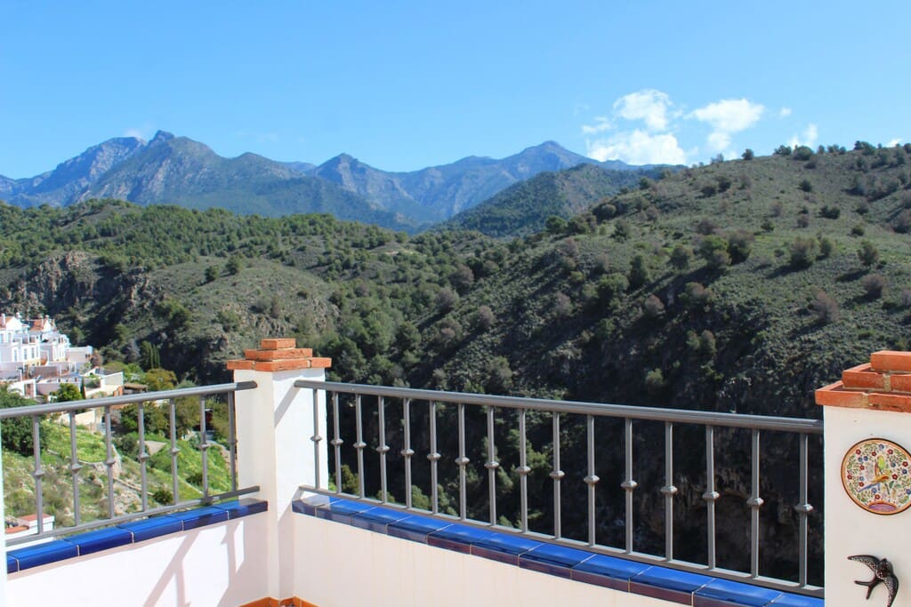 4 bedroom Semi-detached Villa for sale in Frigiliana with pool garage - € 415,000 (Ref: 10157528)