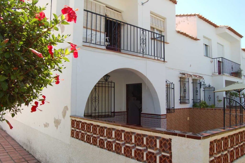 3 bedroom Townhouse for sale in Nerja with pool - € 367,500 (Ref: 4709077)