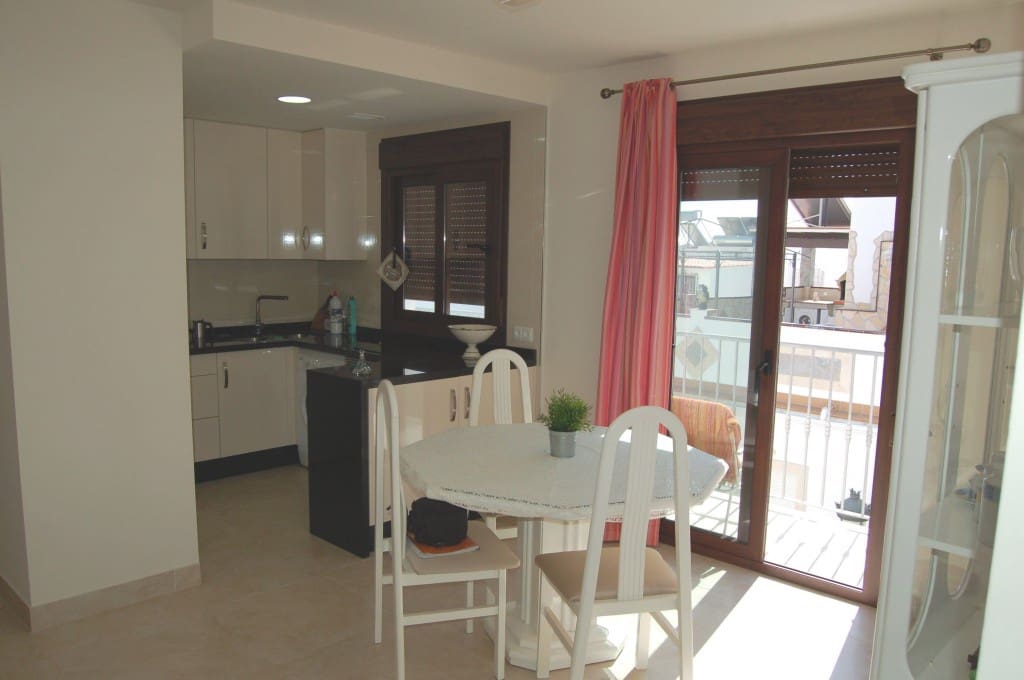 2 slaapkamer Appartement te huur in Nerja - € 950 (Ref: 4732187)