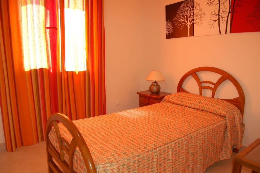 2 slaapkamer Appartement te huur in Nerja - € 950 (Ref: 4732187)