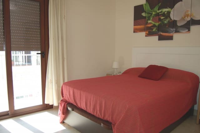 2 slaapkamer Appartement te huur in Nerja - € 950 (Ref: 4732187)