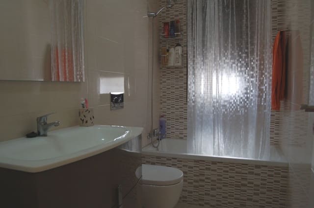 2 slaapkamer Appartement te huur in Nerja - € 950 (Ref: 4732187)