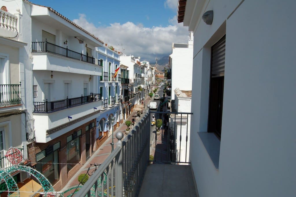 2 slaapkamer Appartement te huur in Nerja - € 950 (Ref: 4732187)