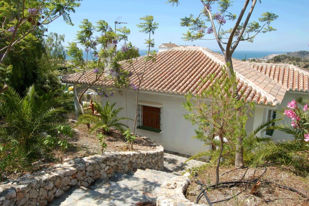 3 sypialnia Willa do wynajęcia w Nerja z basenem garażem - 2 500 € (Ref: 4745222)