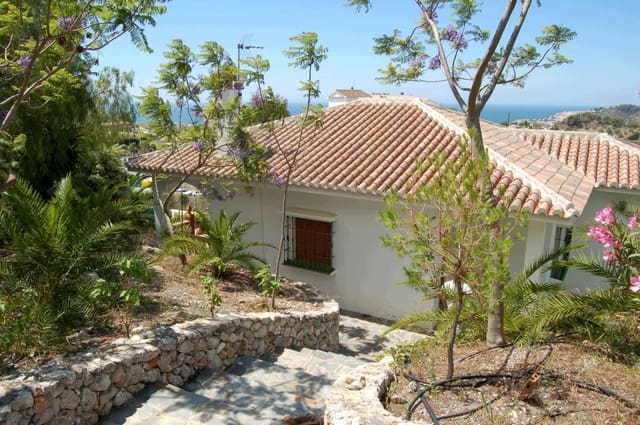 3 sypialnia Willa do wynajęcia w Nerja z basenem garażem - 2 500 € (Ref: 4745222)