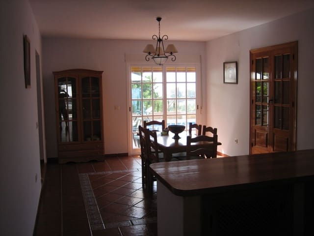 3 sypialnia Willa do wynajęcia w Nerja z basenem garażem - 2 500 € (Ref: 4745222)