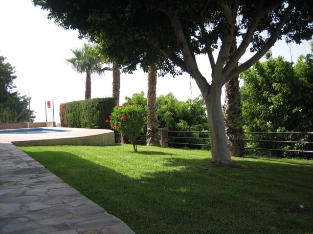 3 sypialnia Willa do wynajęcia w Nerja z basenem garażem - 2 500 € (Ref: 4745222)