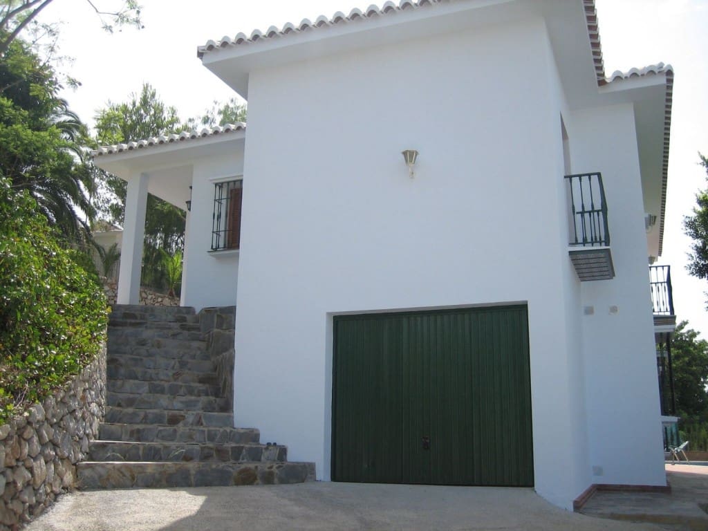 3 sypialnia Willa do wynajęcia w Nerja z basenem garażem - 2 500 € (Ref: 4745222)