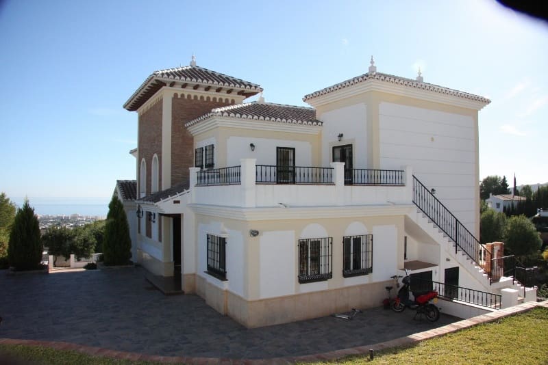 5 soverom Villa til salgs i Frigiliana med svømmebasseng garasje - € 1 350 000 (Ref: 4926583)