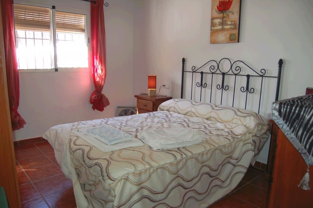Finca/Maison de Campagne de 2 chambres à louer à Frigiliana avec piscine garage - 1 400 € (Ref: 4926598)