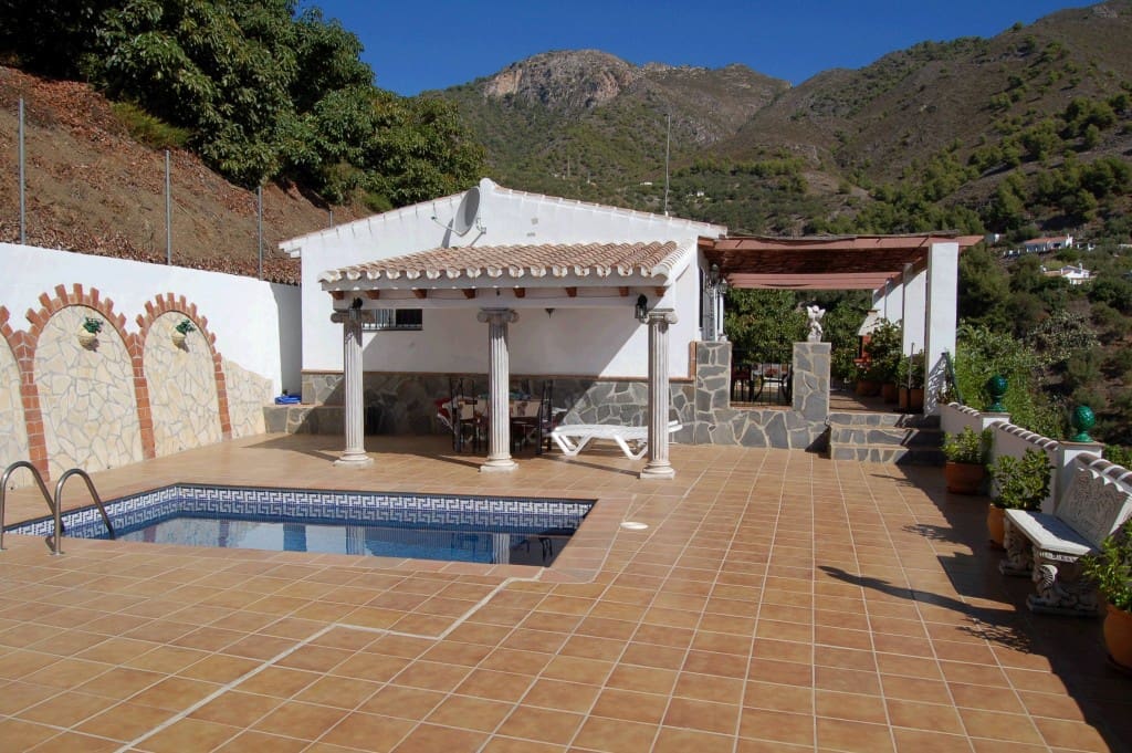 Finca/Maison de Campagne de 2 chambres à louer à Frigiliana avec piscine garage - 1 400 € (Ref: 4926598)