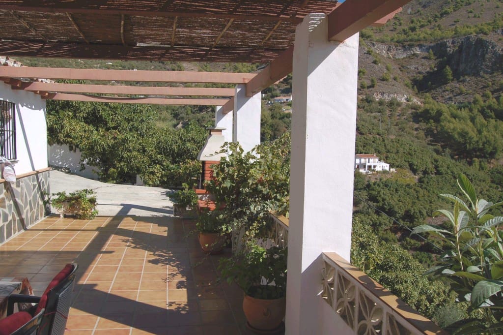 Finca/Maison de Campagne de 2 chambres à louer à Frigiliana avec piscine garage - 1 400 € (Ref: 4926598)