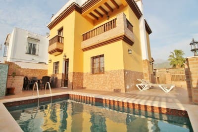 3 Zimmer Villa zu vermieten in Nerja mit Pool Garage - 1.800 € (Ref: 4965653)