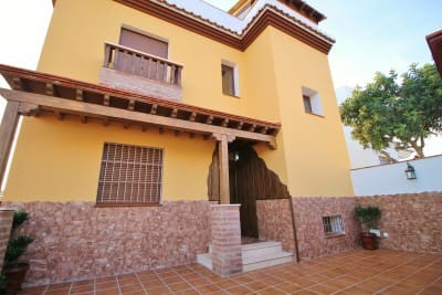 3 Zimmer Villa zu vermieten in Nerja mit Pool Garage - 1.800 € (Ref: 4965653)
